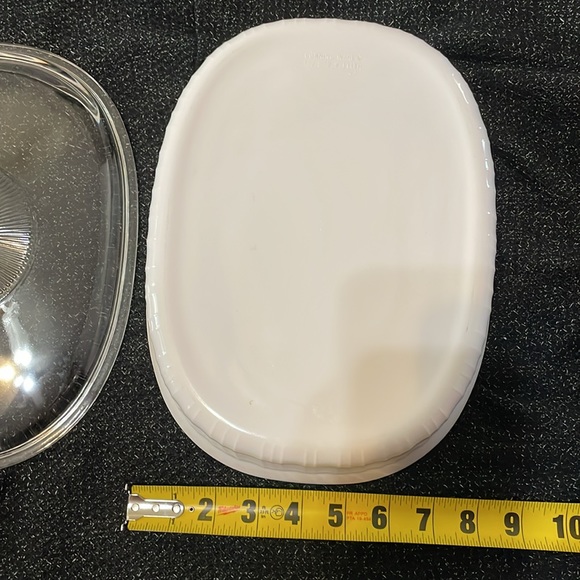 Pyrex glass serving dish with clear glass lid - Picture 6 of 11